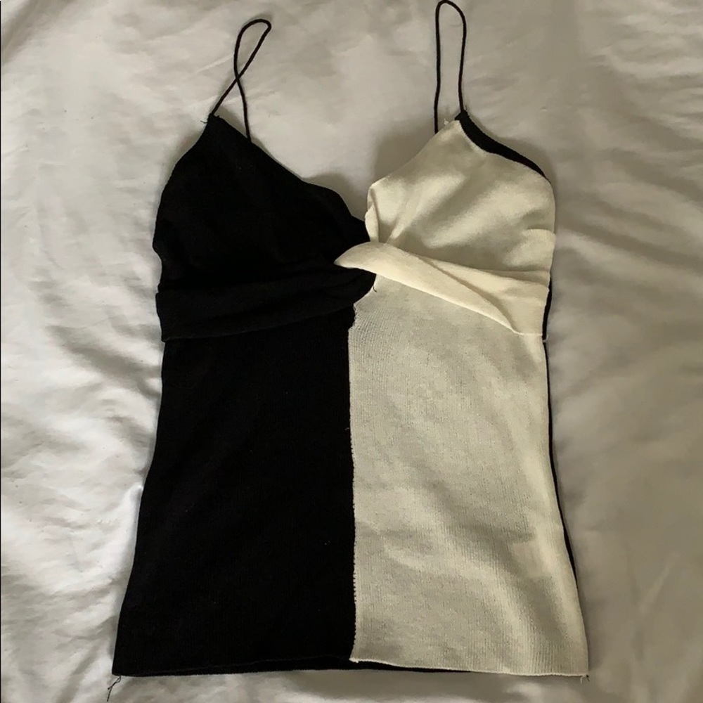 Sweetheart black and white tie top